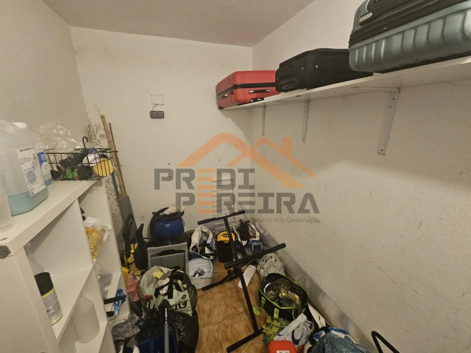 Apartamento T2 para Arrendamento em Ramada e Caneças Foto 16