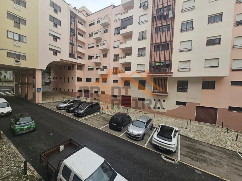 Apartamento T2 para Arrendamento em Ramada e Caneças Foto 18