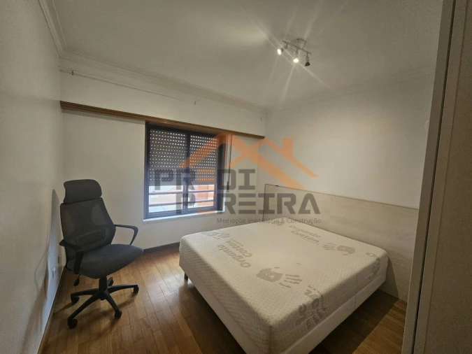 Apartamento T2 para Arrendamento em Ramada e Caneças Foto 12