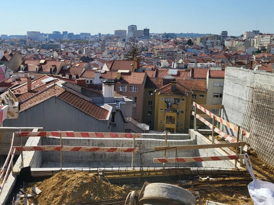 Apartamento T2 para Venda em Areeiro Foto 29