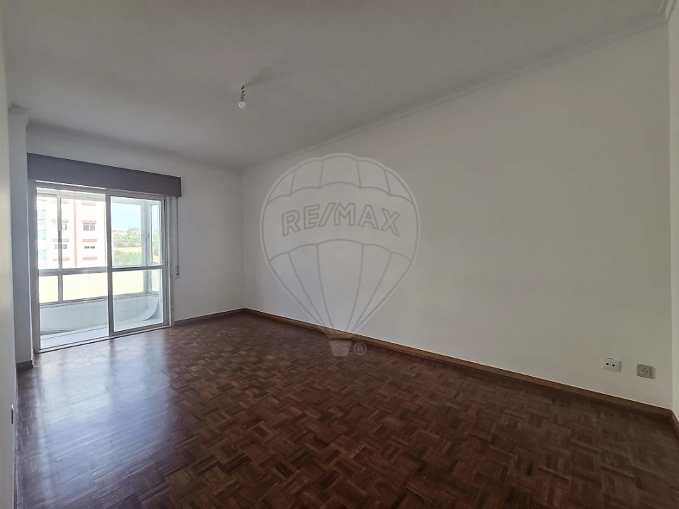 Apartamento T4 para Venda em Massamá e Monte Abraão Foto 3