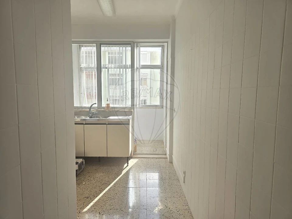 Apartamento T4 para Venda em Massamá e Monte Abraão Foto 8