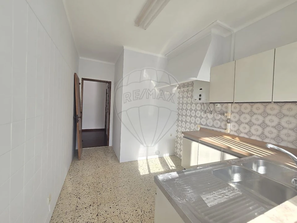 Apartamento T4 para Venda em Massamá e Monte Abraão Foto 6