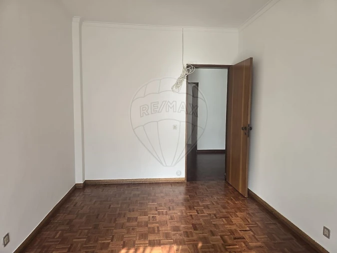 Apartamento T4 para Venda em Massamá e Monte Abraão Foto 14