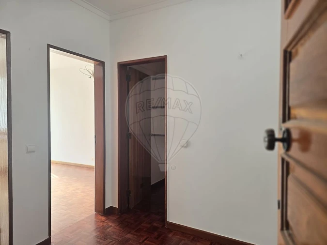 Apartamento T4 para Venda em Massamá e Monte Abraão Foto 13
