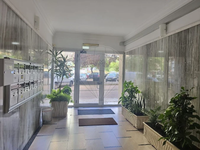 Apartamento T4 para Venda em Massamá e Monte Abraão Foto 22