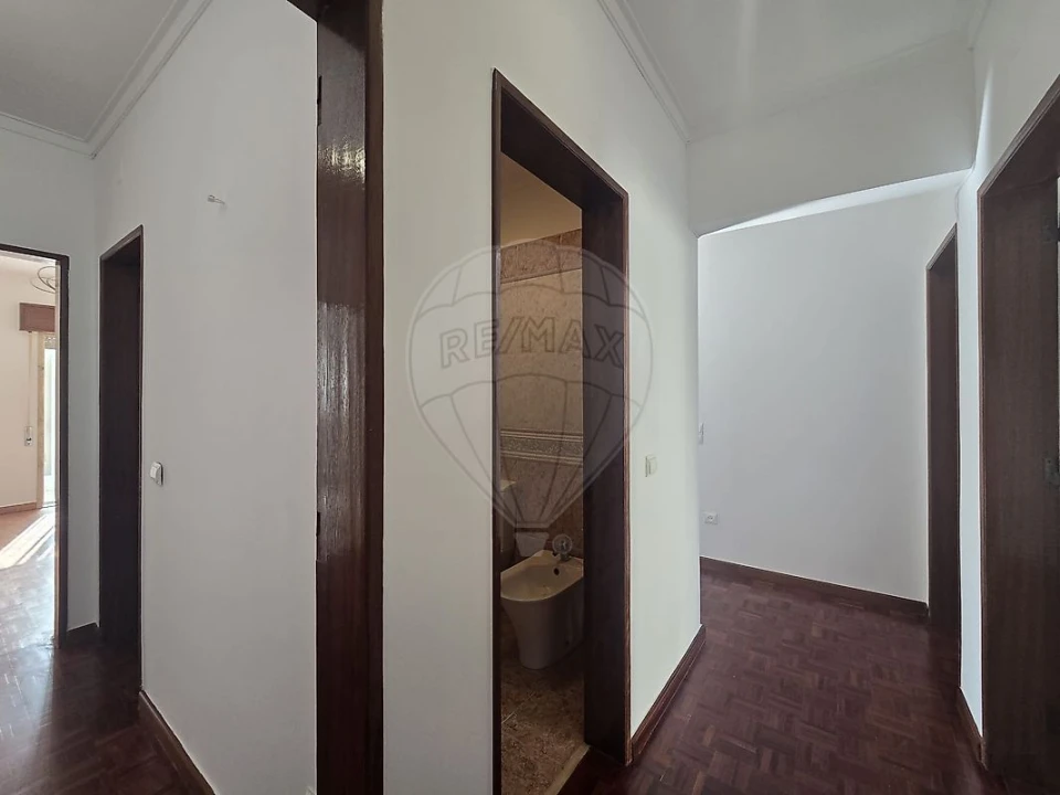 Apartamento T4 para Venda em Massamá e Monte Abraão Foto 19