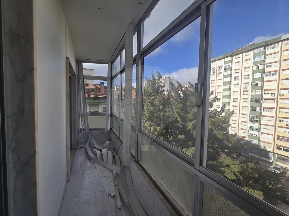 Apartamento T4 para Venda em Massamá e Monte Abraão Foto 16