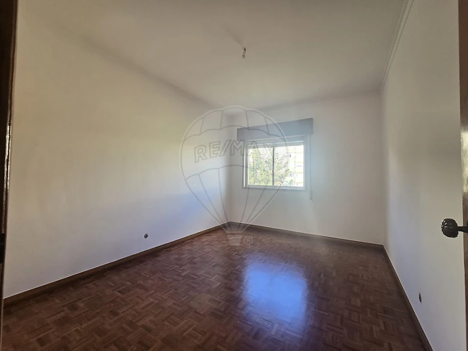 Apartamento T4 para Venda em Massamá e Monte Abraão Foto 12
