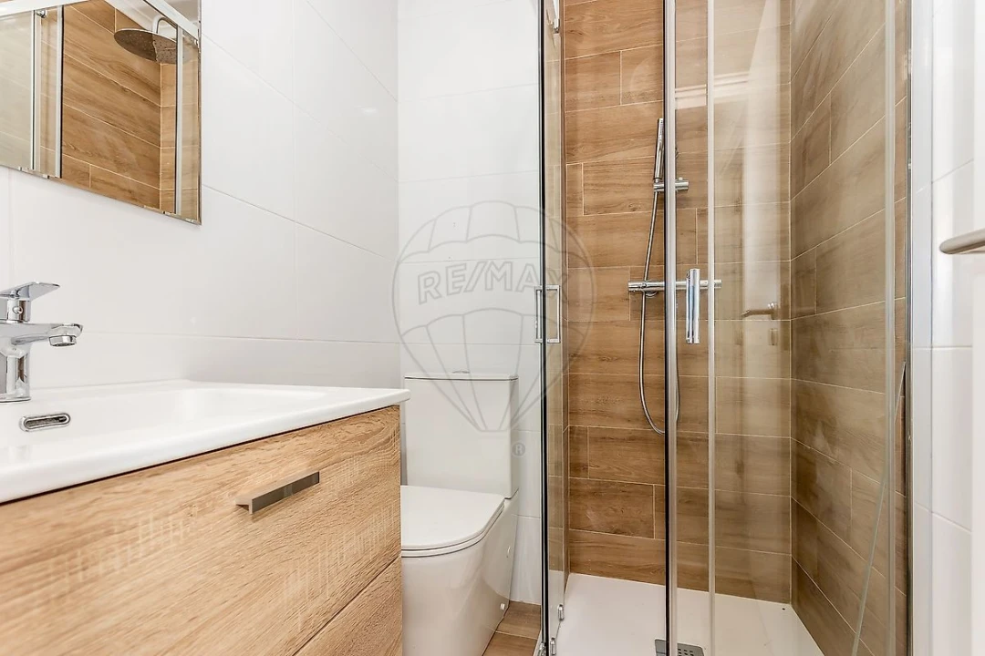 Apartamento T1 para Venda em Póvoa de Santa Iria e Forte da Casa Foto 10