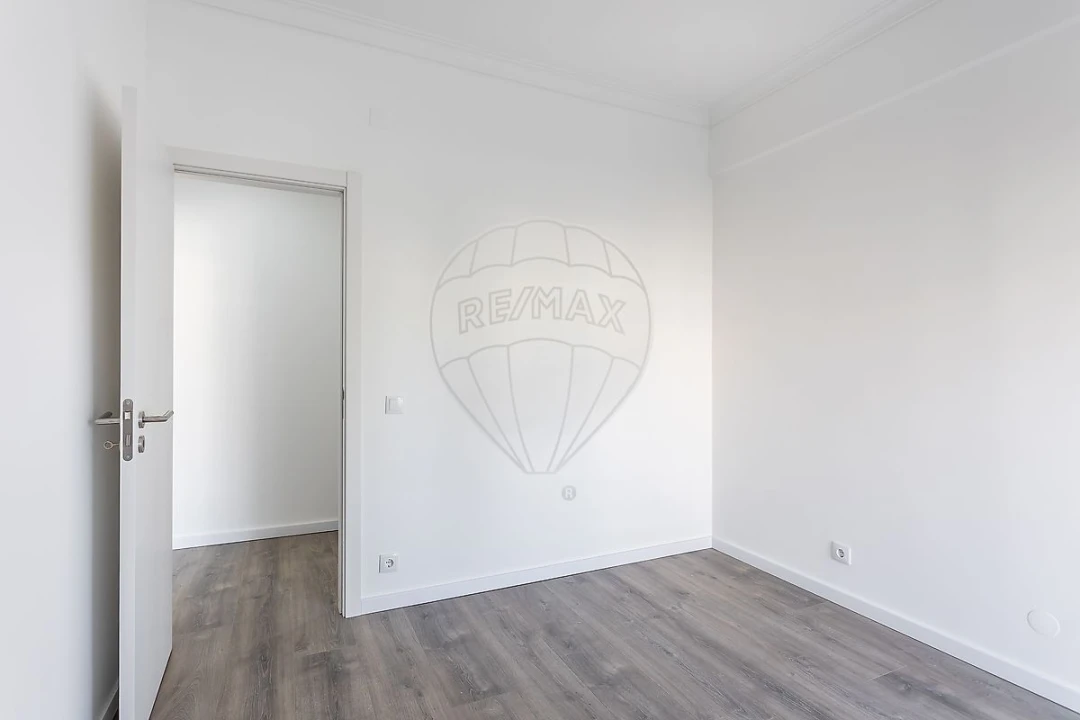 Apartamento T1 para Venda em Póvoa de Santa Iria e Forte da Casa Foto 12