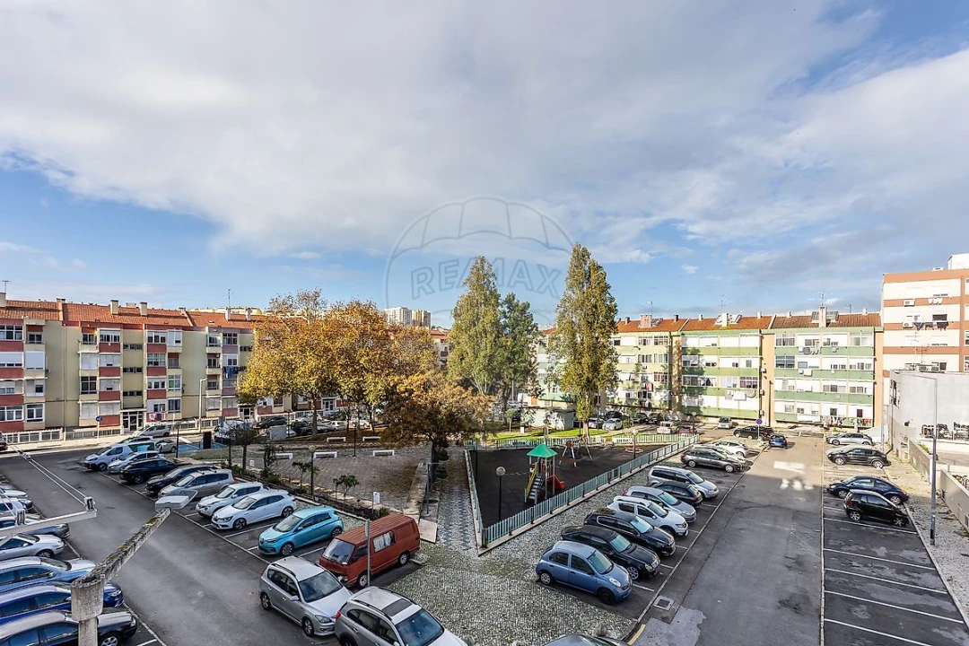 Apartamento T1 para Venda em Póvoa de Santa Iria e Forte da Casa Foto 6