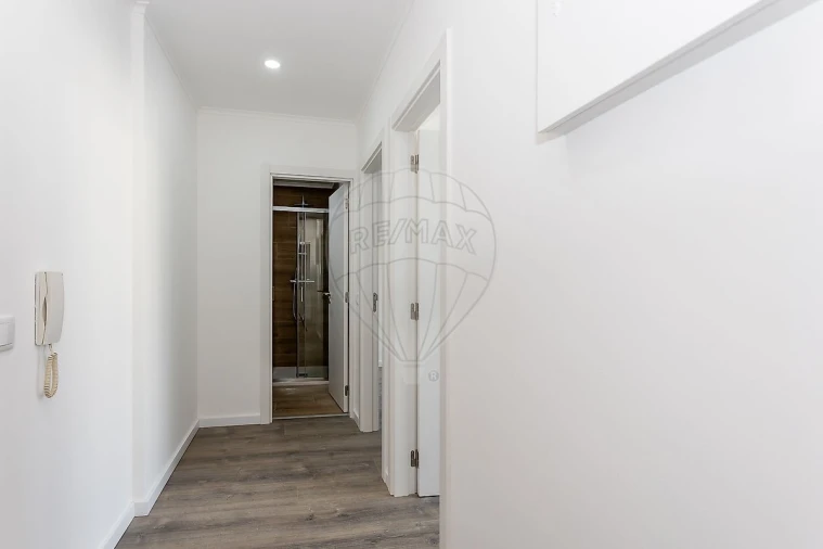 Apartamento T1 para Venda em Póvoa de Santa Iria e Forte da Casa Foto 8