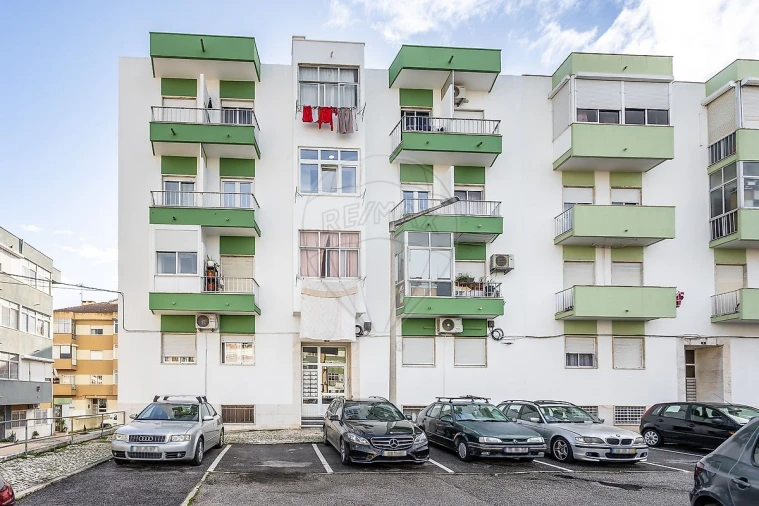 Apartamento T1 para Venda em Póvoa de Santa Iria e Forte da Casa Foto 16