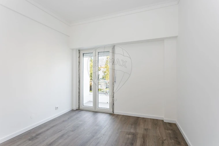 Apartamento T1 para Venda em Póvoa de Santa Iria e Forte da Casa Foto 11