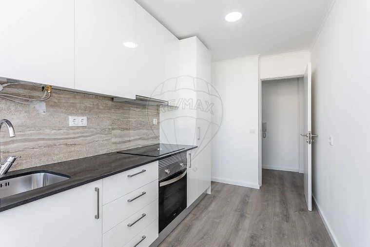 Apartamento T1 para Venda em Póvoa de Santa Iria e Forte da Casa Foto 7
