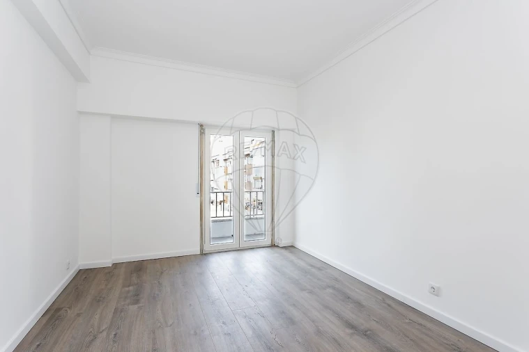 Apartamento T1 para Venda em Póvoa de Santa Iria e Forte da Casa Foto 3