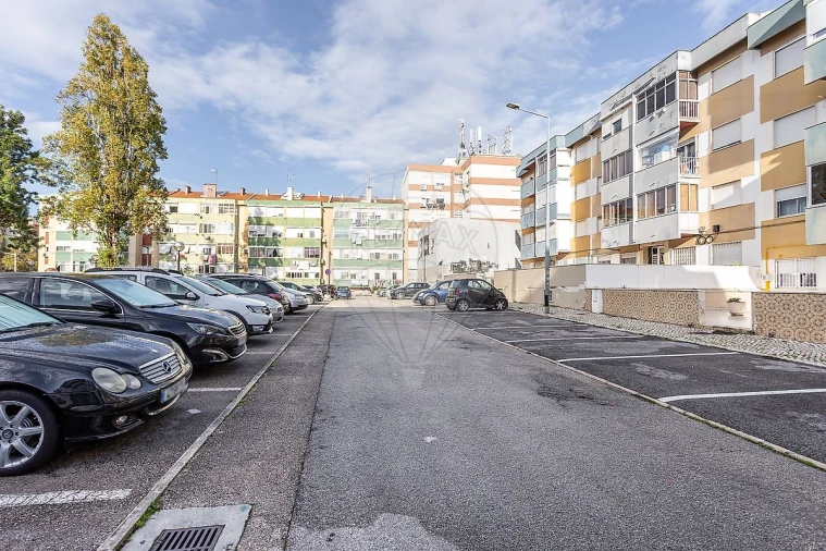 Apartamento T1 para Venda em Póvoa de Santa Iria e Forte da Casa Foto 21