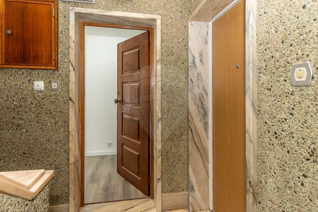 Apartamento T1 para Venda em Póvoa de Santa Iria e Forte da Casa Foto 14