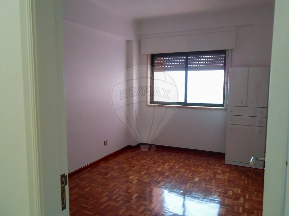 Apartamento T2 para Arrendamento em Cacém e São Marcos Foto 8