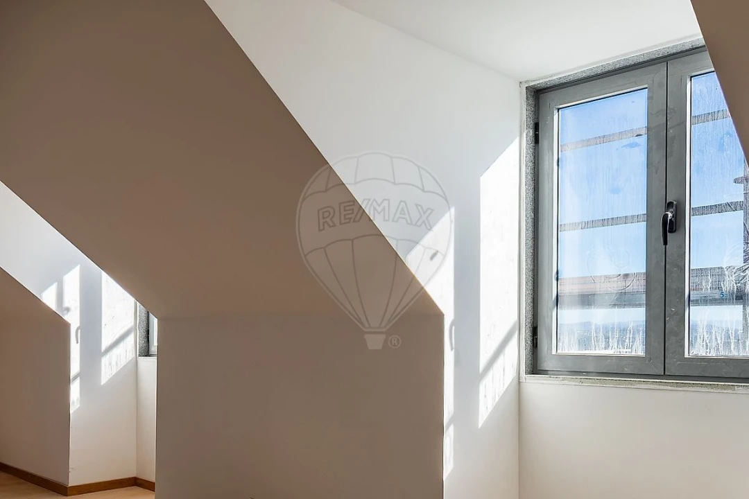 Moradia T2 para Venda em Oliveira do Douro Foto 16