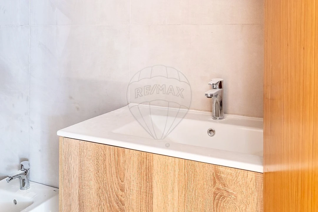 Moradia T2 para Venda em Oliveira do Douro Foto 13