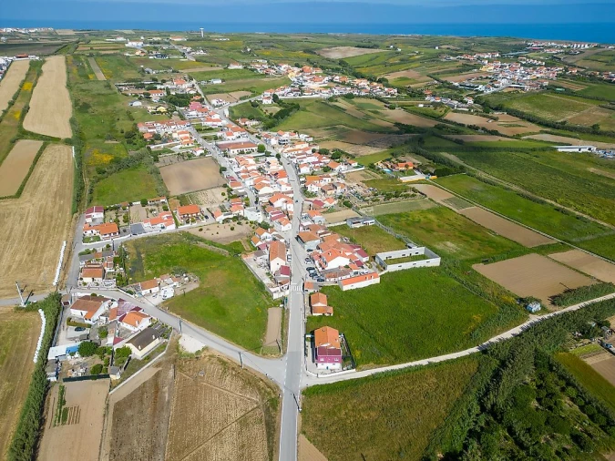 Moradia T2 para Venda em São Pedro da Cadeira Foto 8