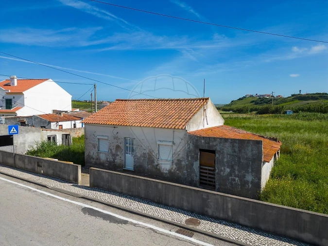 Moradia T2 para Venda em São Pedro da Cadeira Foto 13