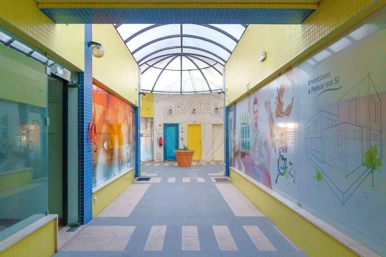 Loja para Arrendamento em Algueirão-Mem Martins Foto 11