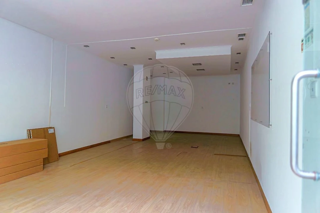 Loja para Arrendamento em Algueirão-Mem Martins Foto 7