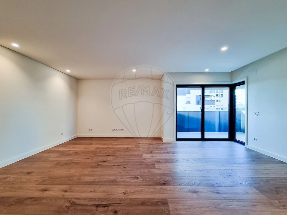 Apartamento T1 para Arrendamento em Moscavide e Portela Foto 5