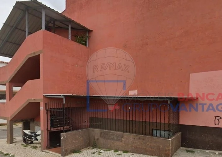 Apartamento T2 para Venda em Pontinha e Famões Foto 15