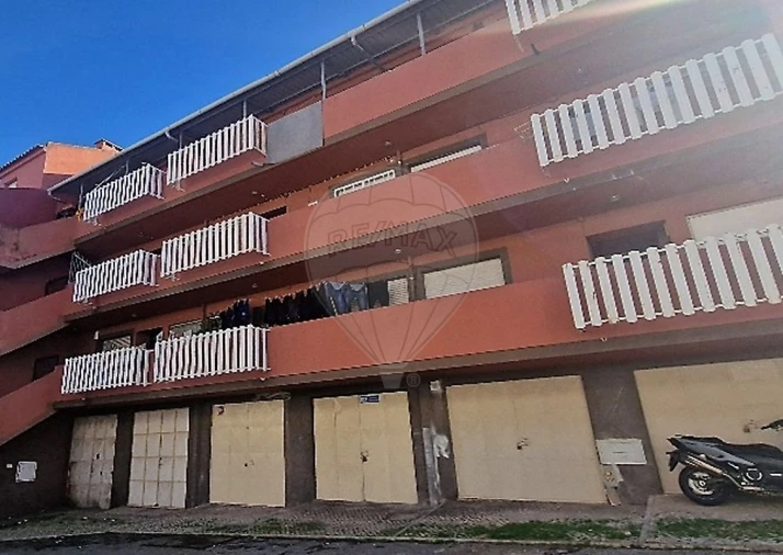 Apartamento T2 para Venda em Pontinha e Famões Foto 14