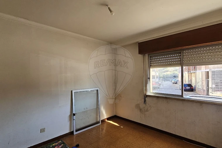 Apartamento T2 para Venda em Pontinha e Famões Foto 11