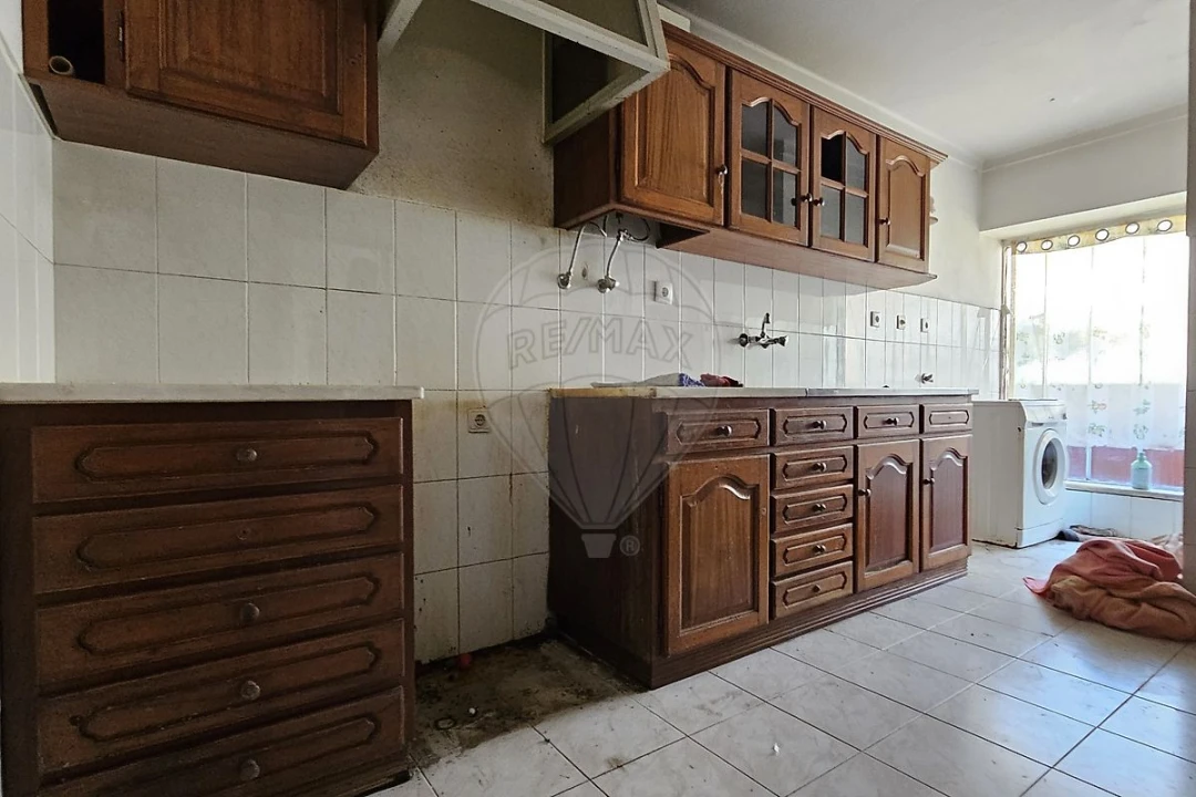 Apartamento T2 para Venda em Pontinha e Famões Foto 2