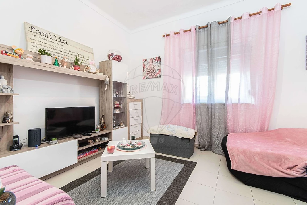 Apartamento T1 para Venda em Alhos Vedros Foto 1