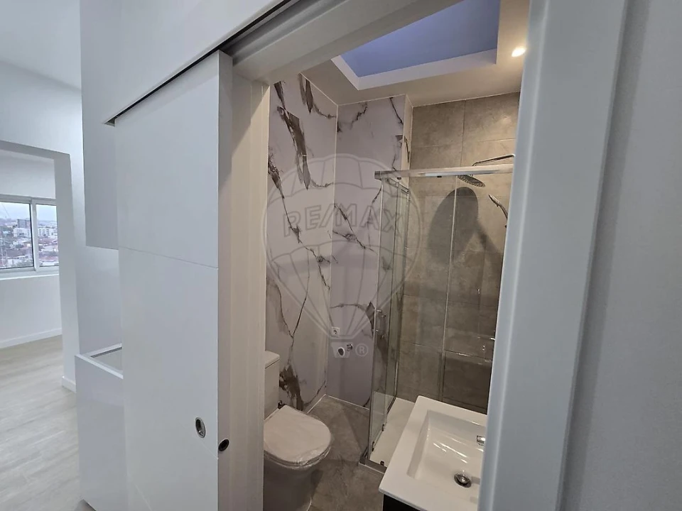 Apartamento T2 para Venda em Pedrouços Foto 3