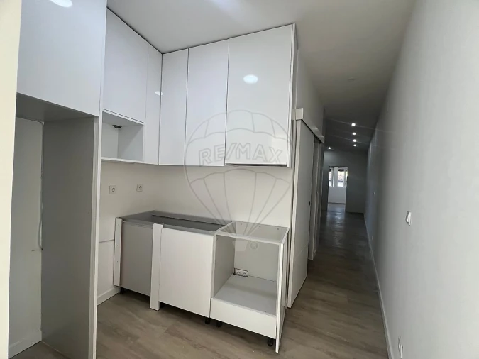 Apartamento T2 para Venda em Pedrouços Foto 9