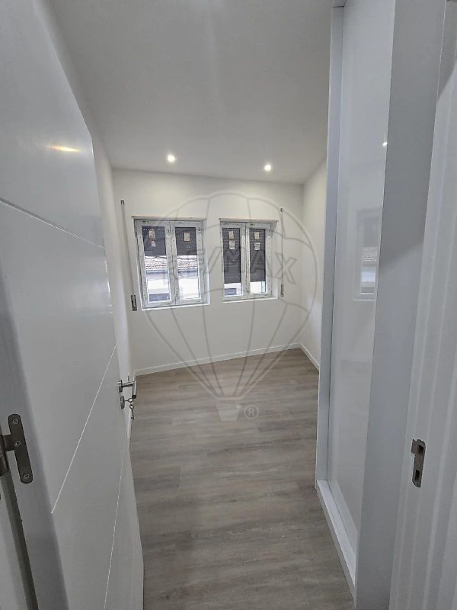 Apartamento T2 para Venda em Pedrouços Foto 12