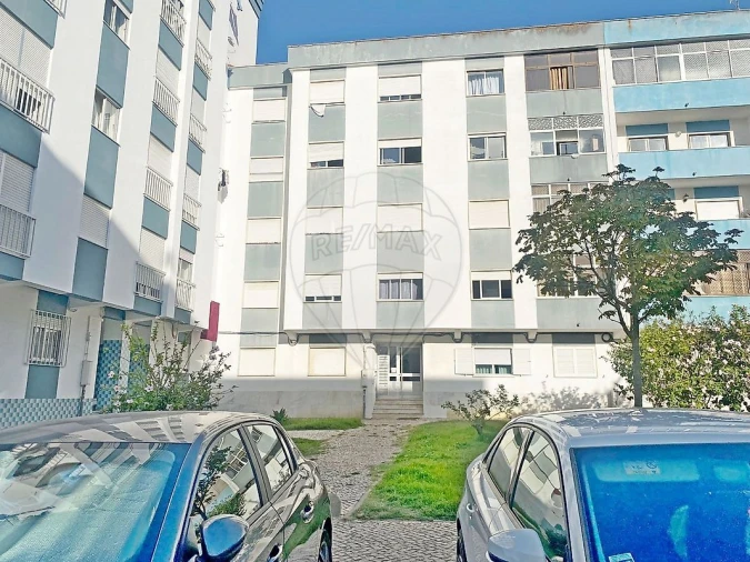 Apartamento T3 para Venda em Seixal, Arrentela e Aldeia de Paio Pires Foto 3
