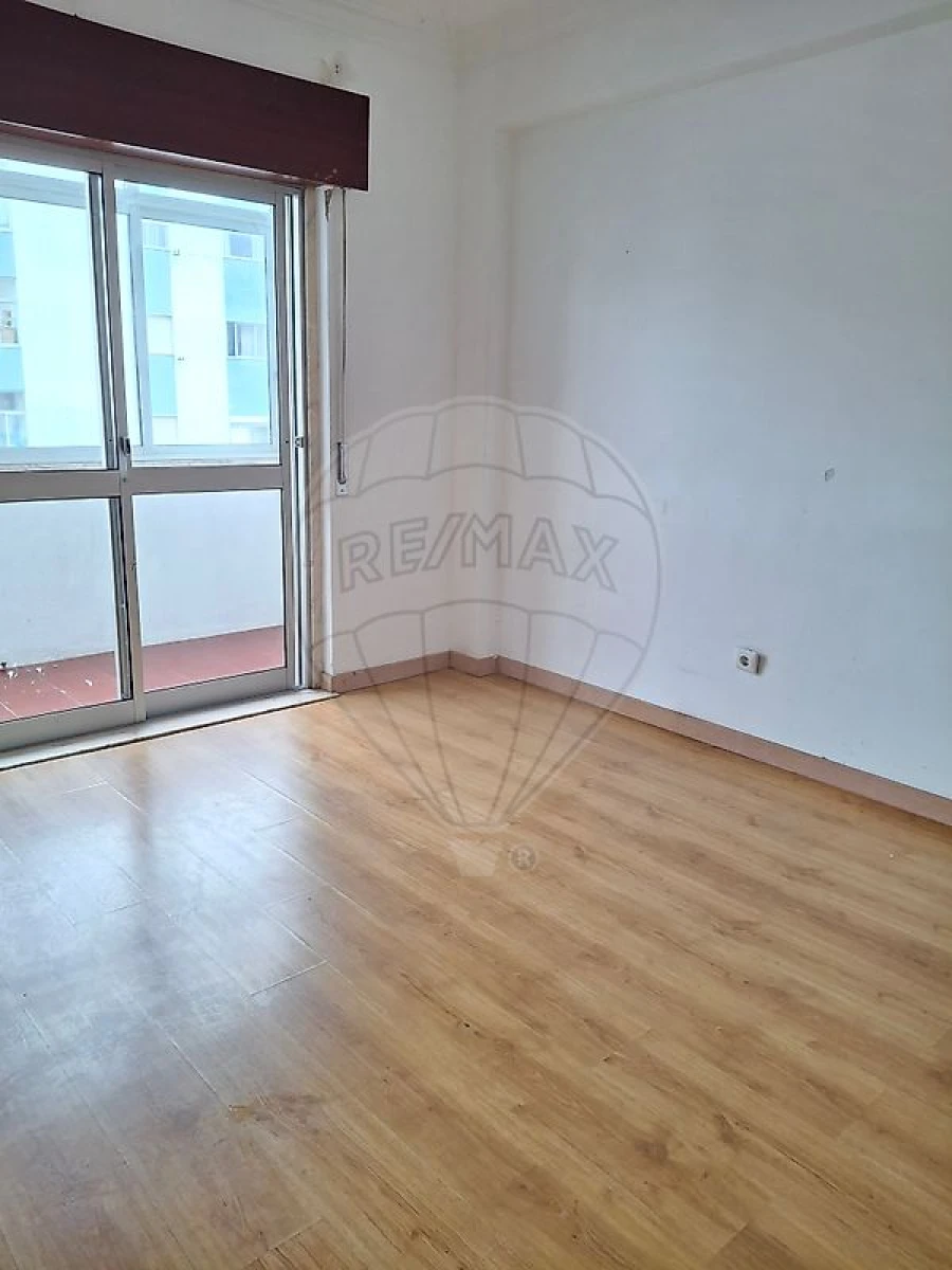 Apartamento T3 para Venda em Seixal, Arrentela e Aldeia de Paio Pires Foto 20