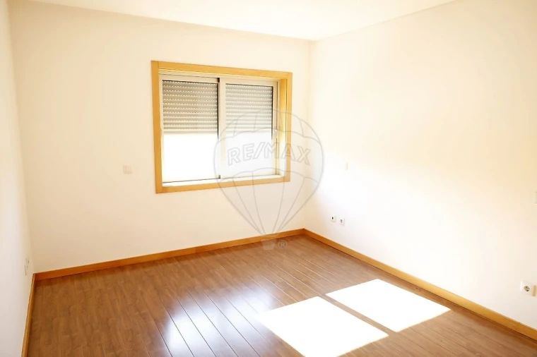 Apartamento T3 para Venda em Esmoriz Foto 9