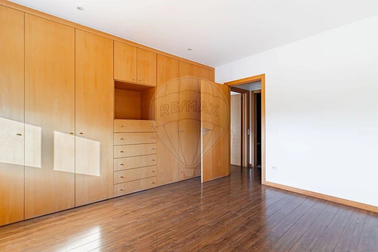 Apartamento T3 para Venda em Esmoriz Foto 12