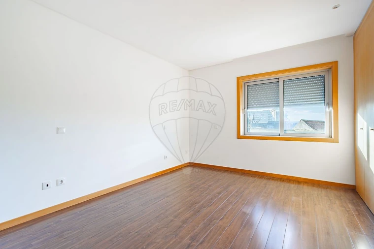 Apartamento T3 para Venda em Esmoriz Foto 11