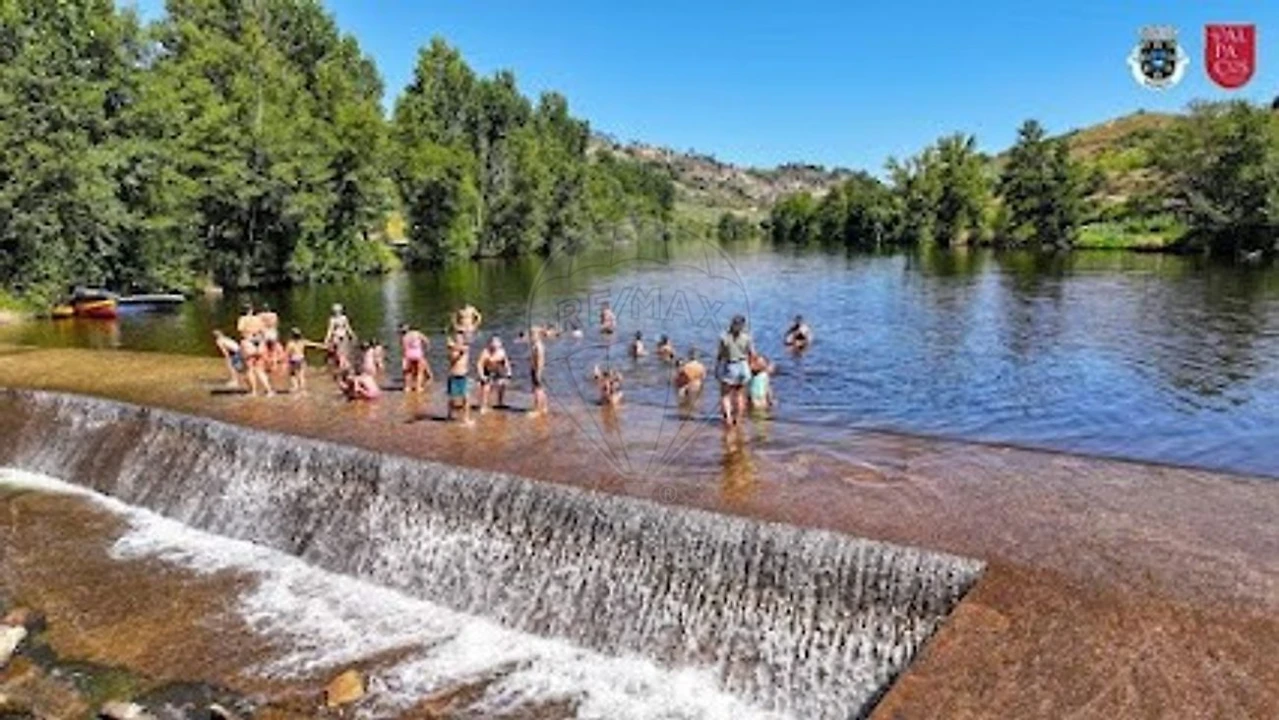 Moradia T1 para Venda em Vale de Salgueiro Foto 16