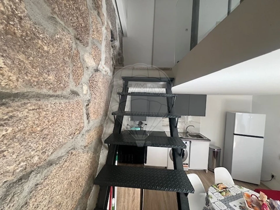 Moradia T1 para Venda em Vale de Salgueiro Foto 6