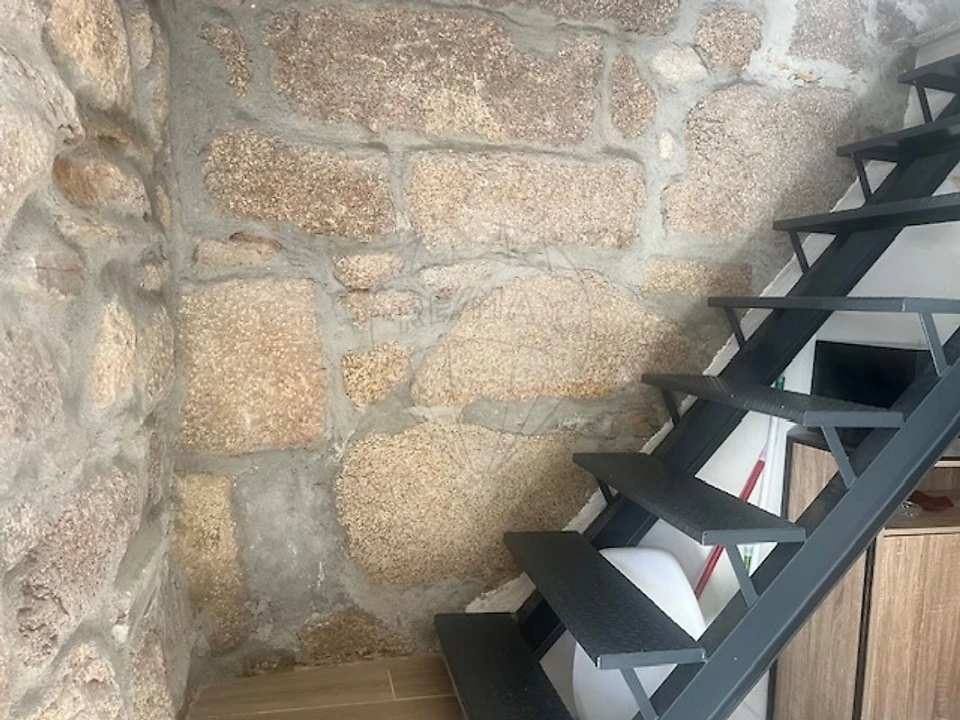 Moradia T1 para Venda em Vale de Salgueiro Foto 5