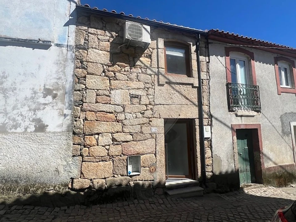 Moradia T1 para Venda em Vale de Salgueiro Foto 1