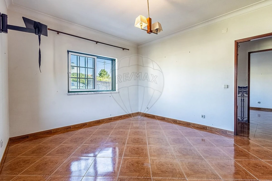 Moradia T6 para Venda em São Martinho do Porto Foto 8