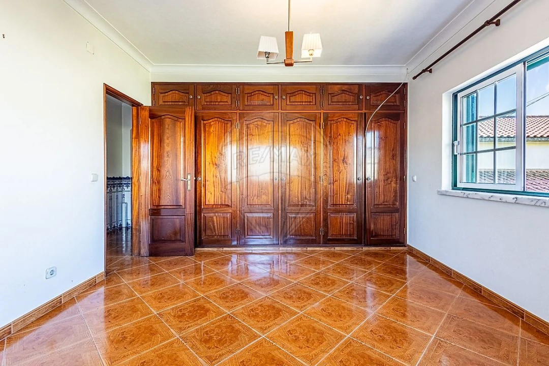 Moradia T6 para Venda em São Martinho do Porto Foto 12